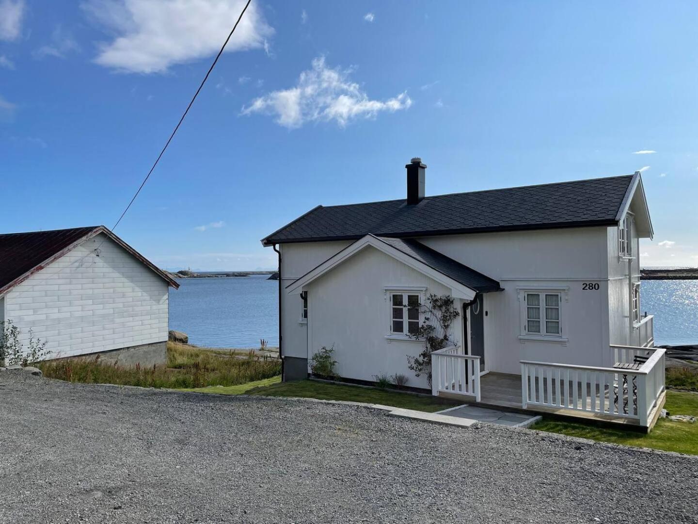 Nordlandshus Ved Havet Pa Reine, Lofoten Екстер'єр фото